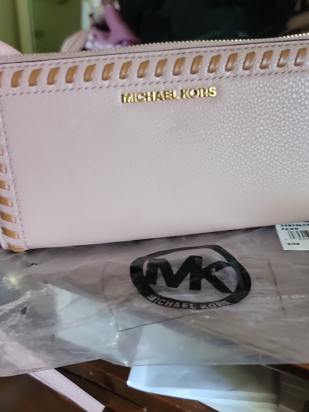 Michael Kors Fawn/Pale Pink Zip-Around Wallet with Gold Logo - Picture 2 of 10
